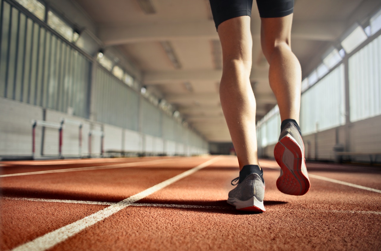 running socks with heel tabs