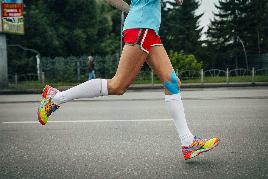 runner wearing graduated compression socks